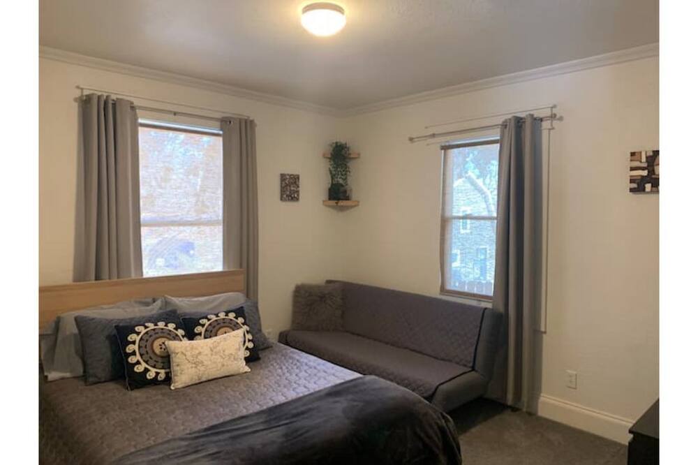 Photo of Bedroom in South Kansas City