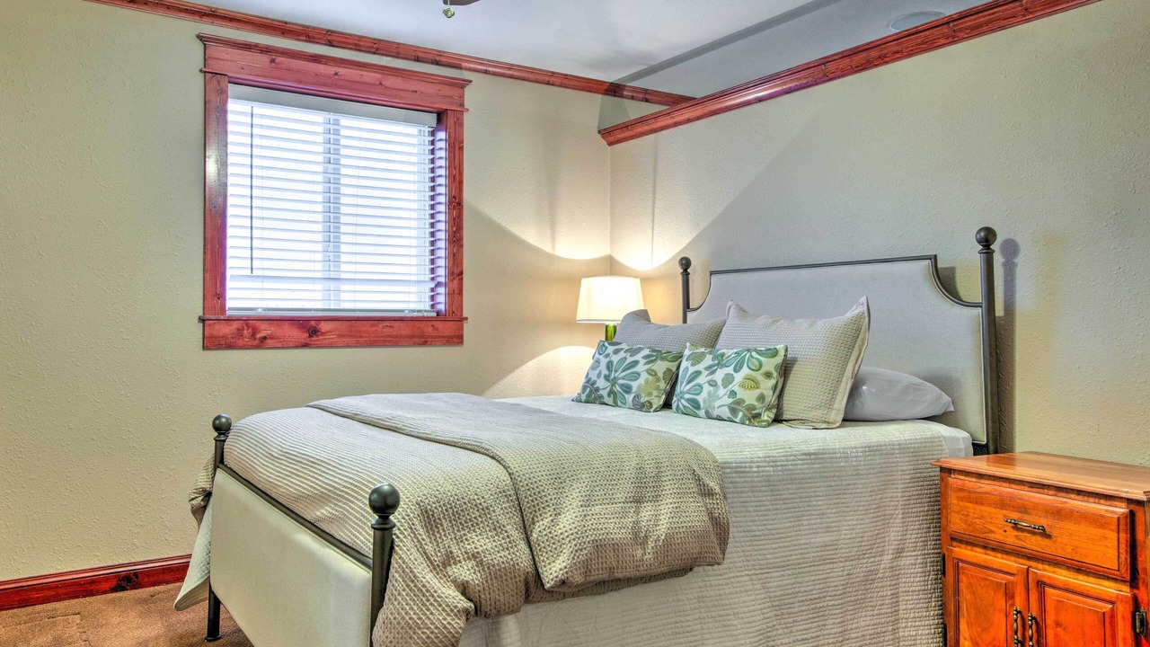 Photo of Bedroom in Walker