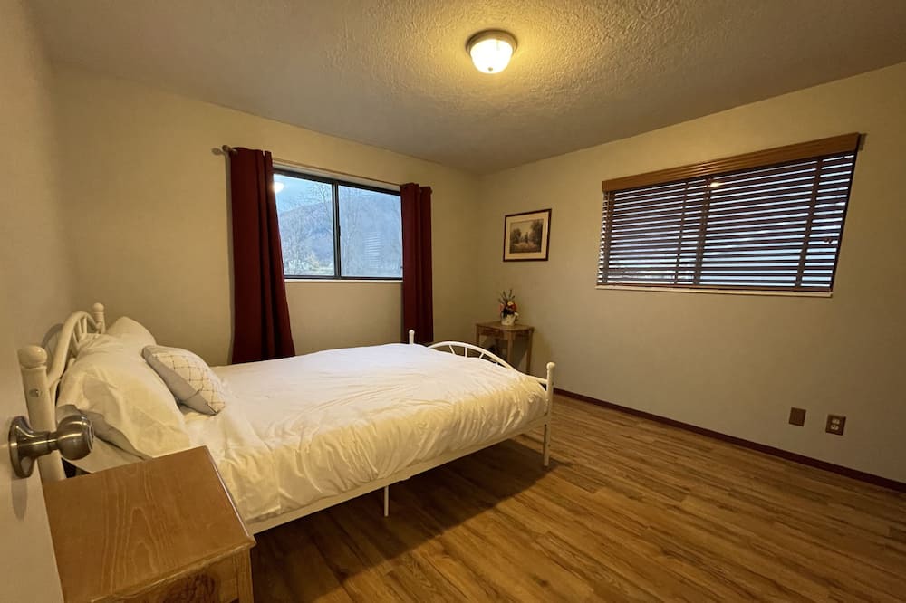 Photo of Bedroom in Star Valley Ranch