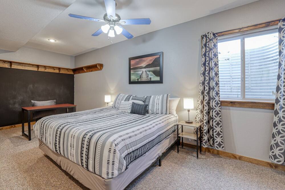 Photo of Bedroom in Wea