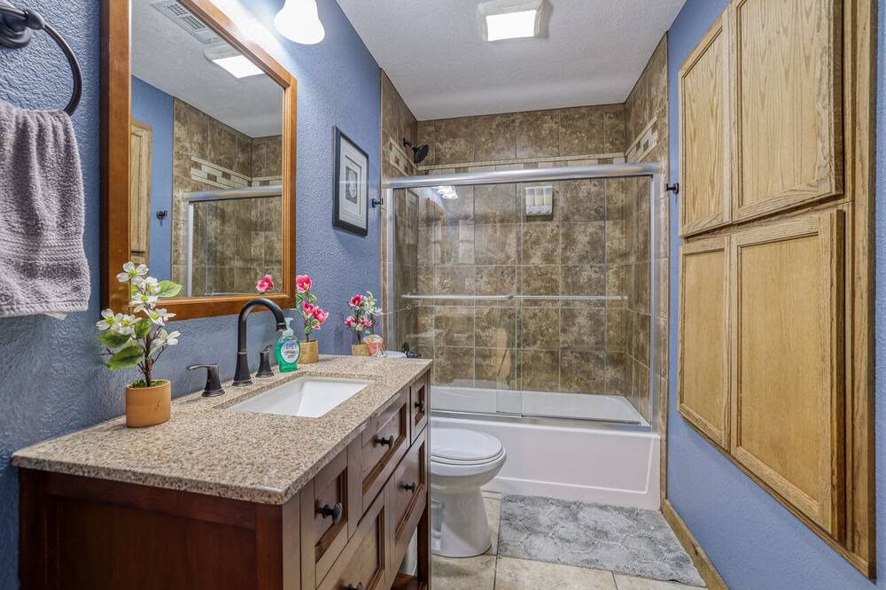 Photo of Bathroom in Wea