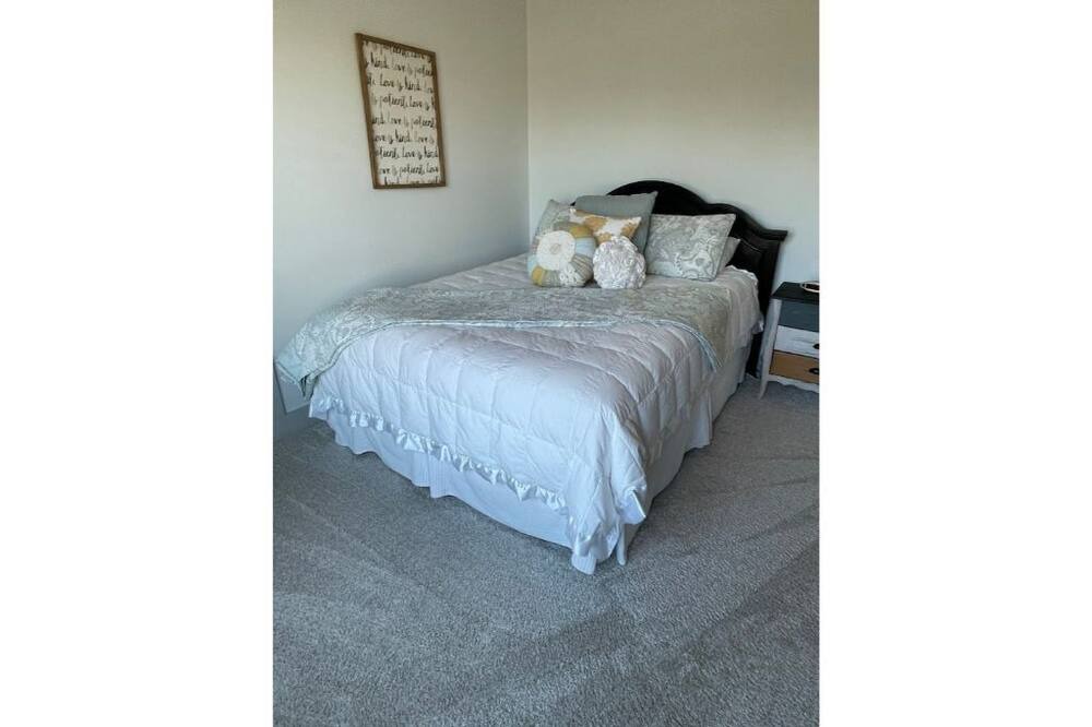 Photo of Bedroom in Broken Arrow