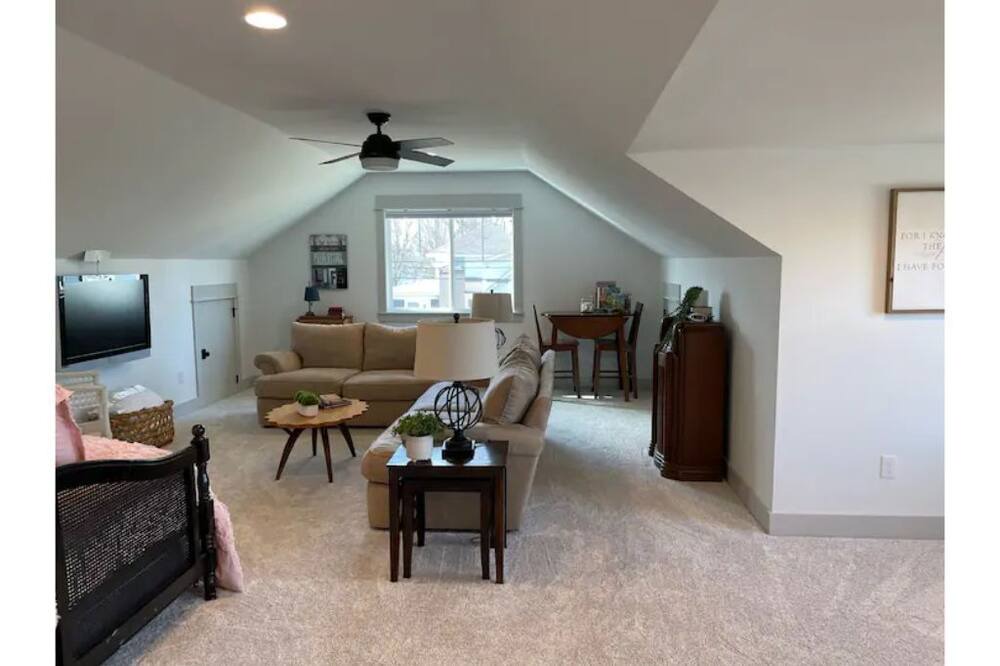 Photo of Livingroom in Broken Arrow