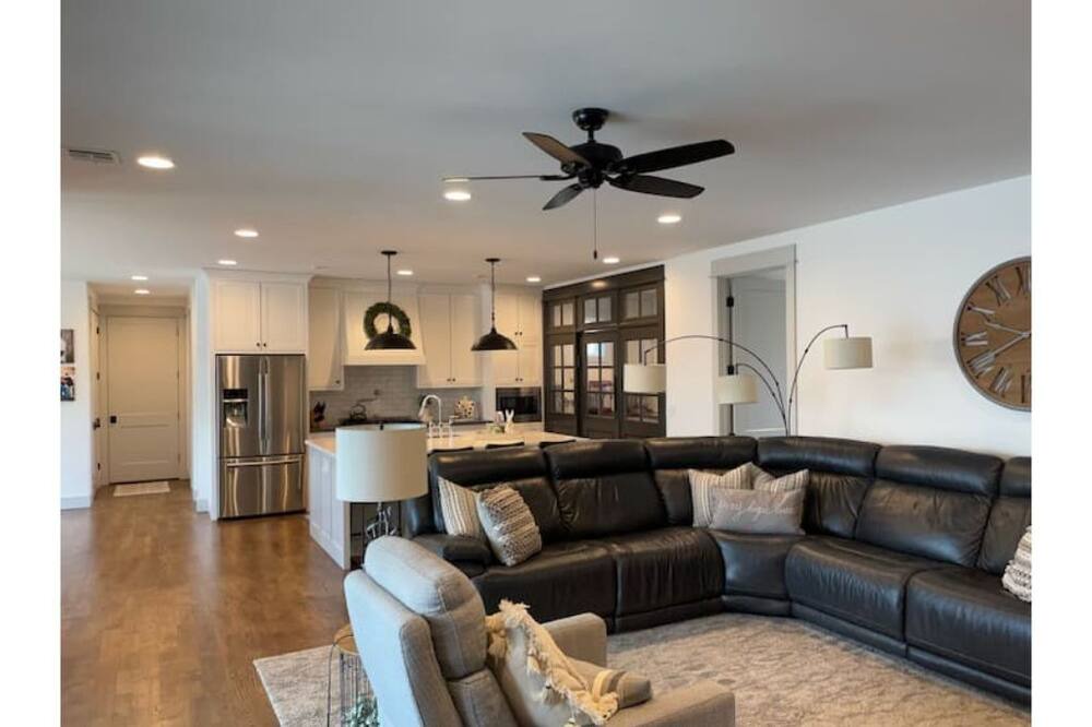 Photo of Livingroom in Broken Arrow