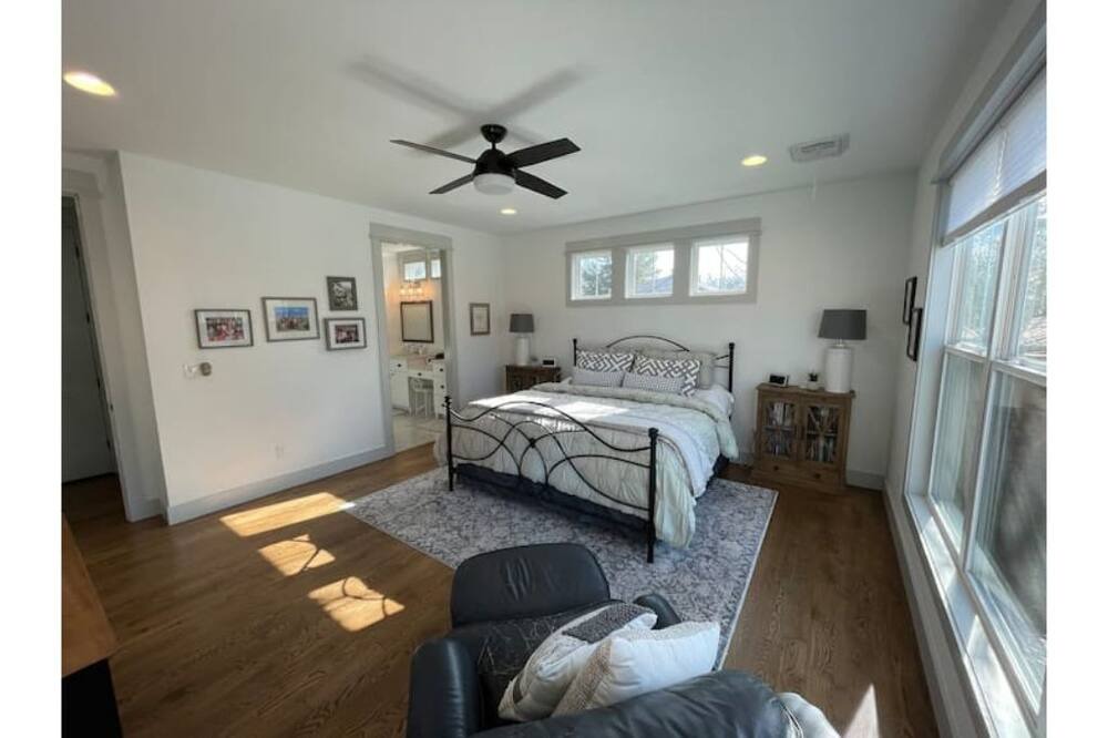 Photo of Bedroom in Broken Arrow