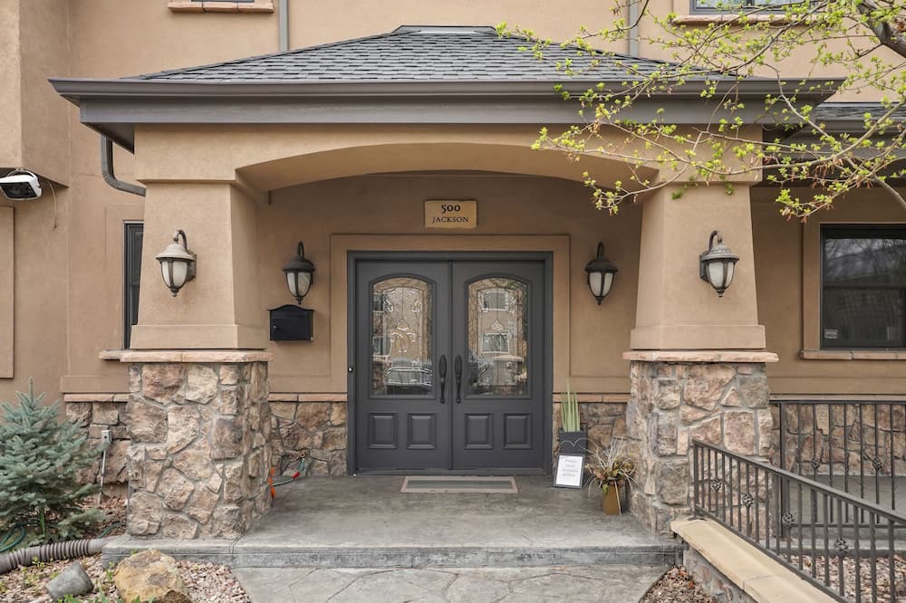 Photo of Outdoor in Hale
