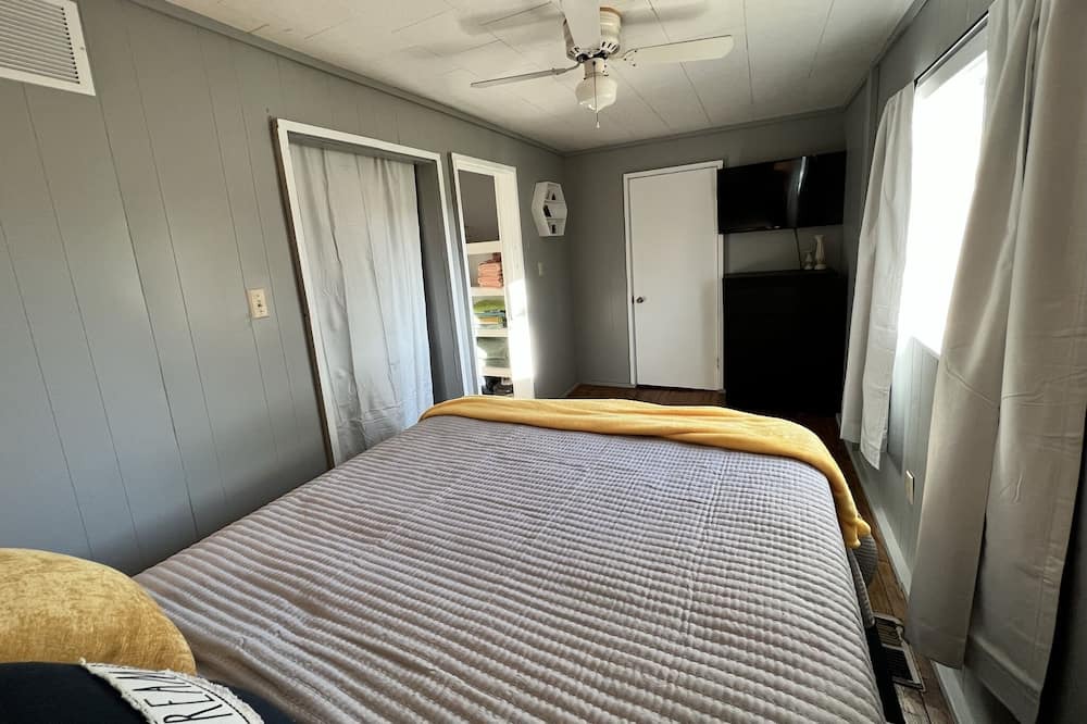 Photo of Bedroom in Neal