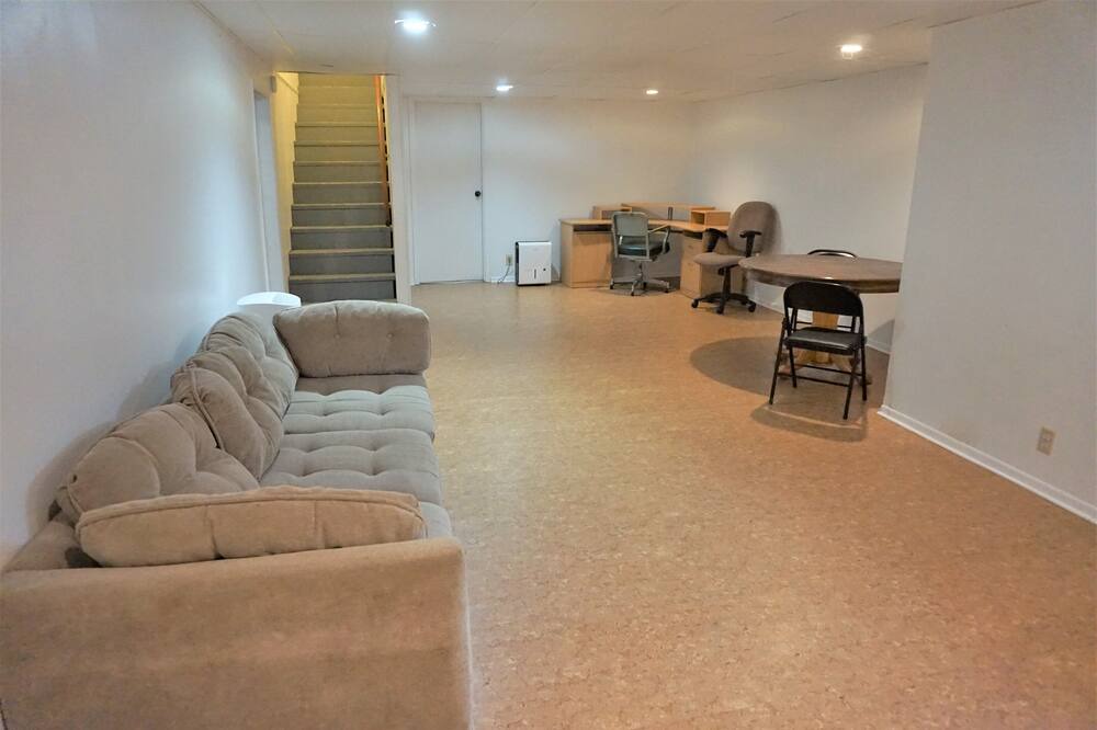Photo of Livingroom in Aksarben - Elmwood Park