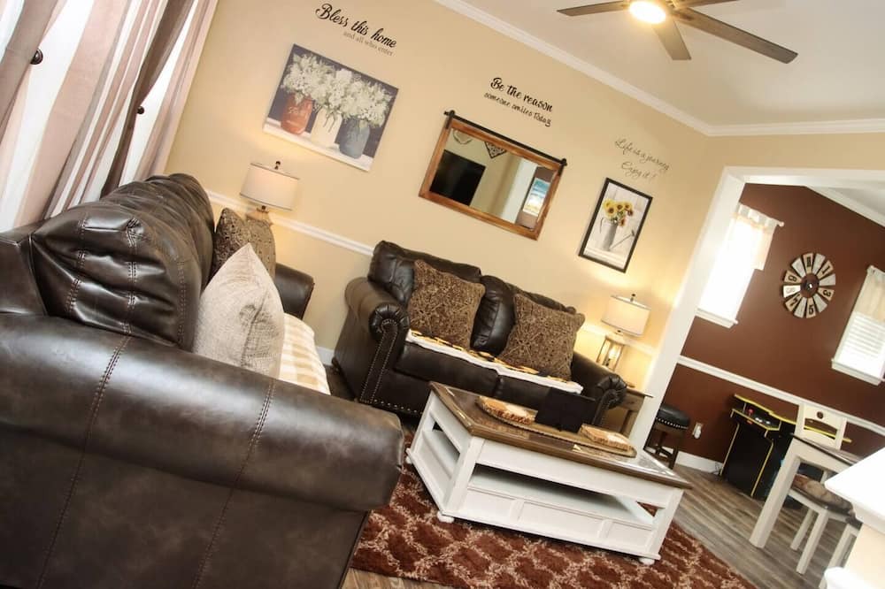 Photo of Livingroom in Fort Riley