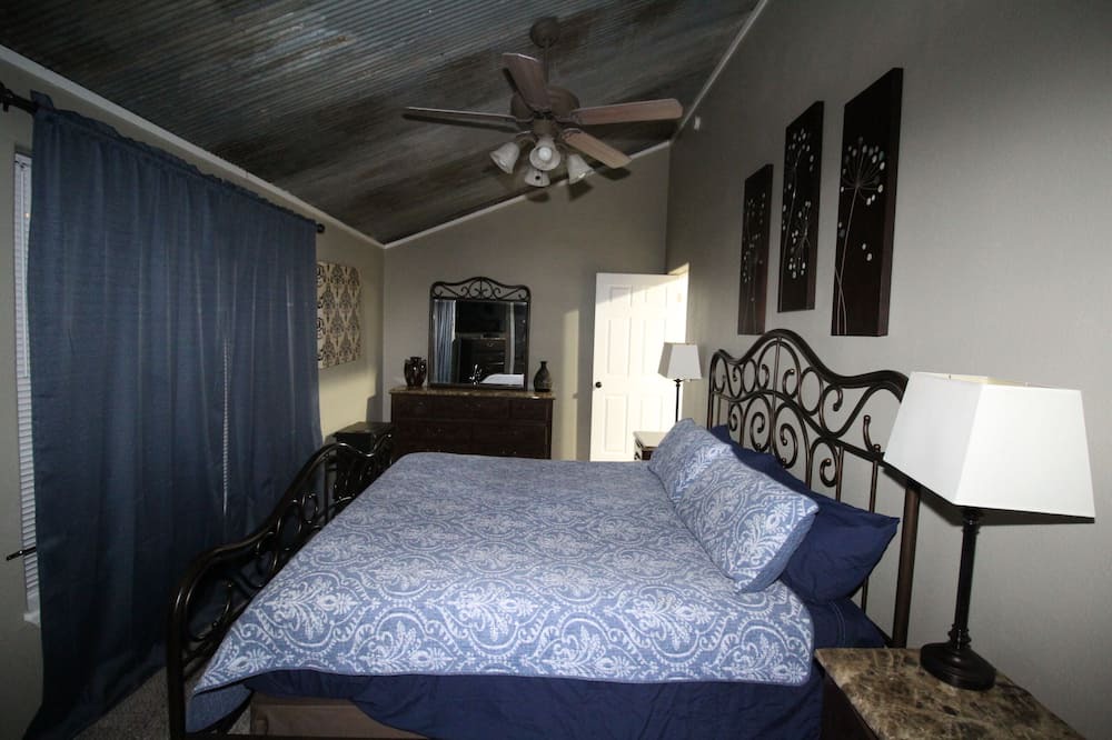 Photo of Bedroom in Broken Arrow