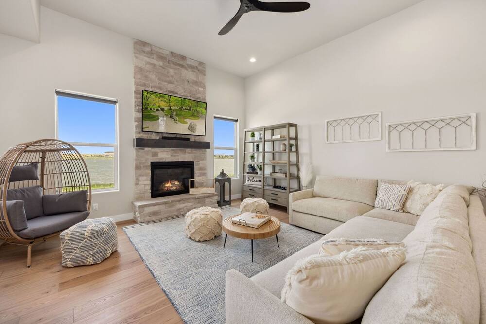 Photo of Livingroom in Centerra