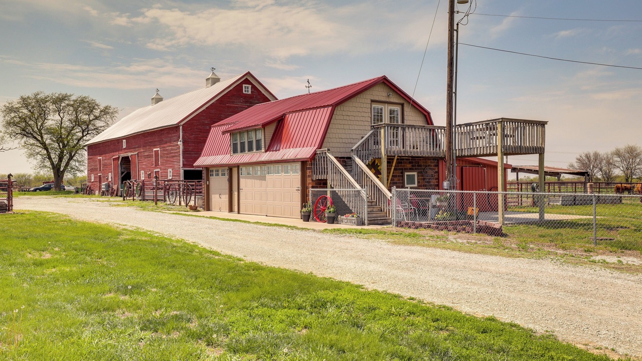 Photo of Others in Holmesville