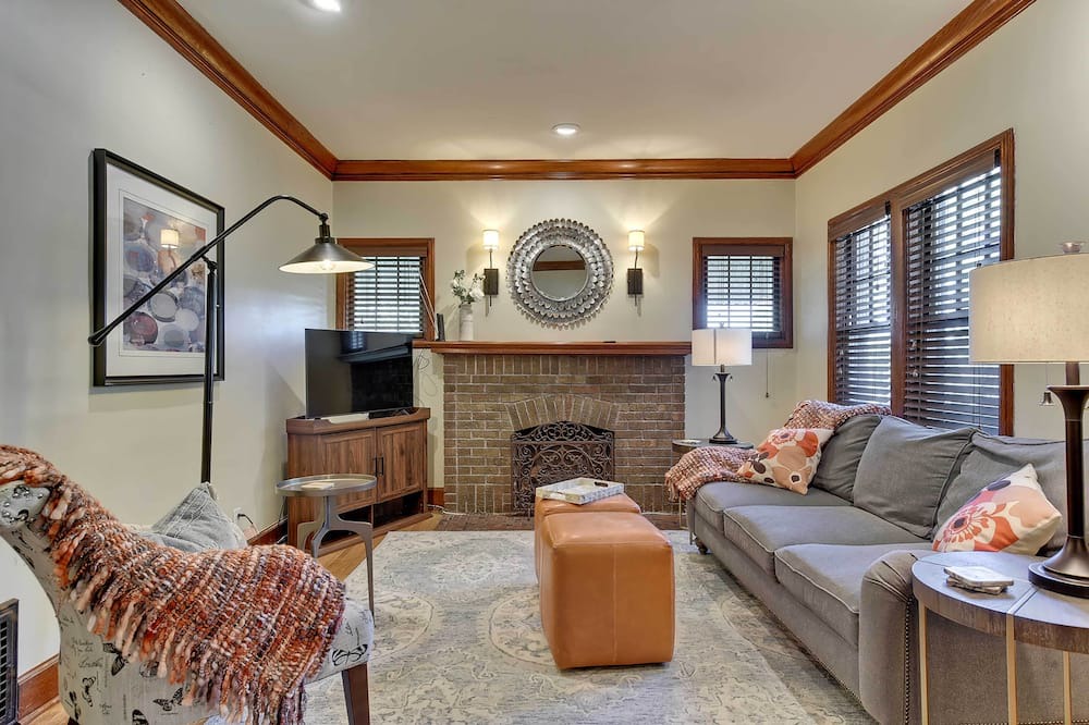 Photo of Livingroom in Morton Meadows