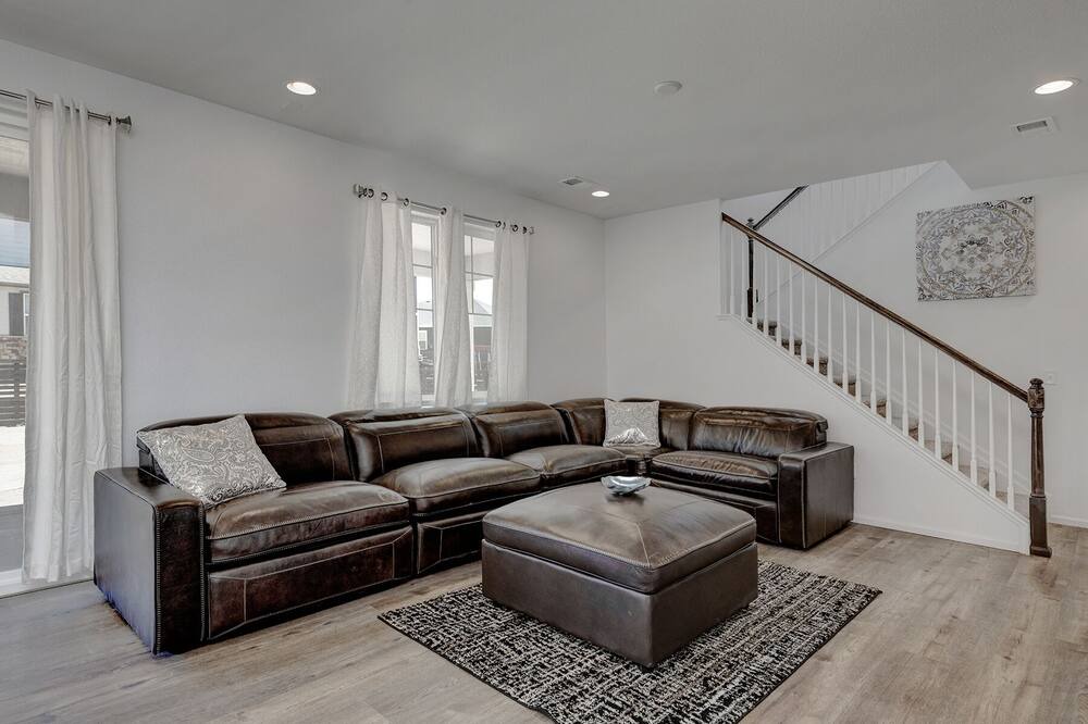Photo of Livingroom in Watkins