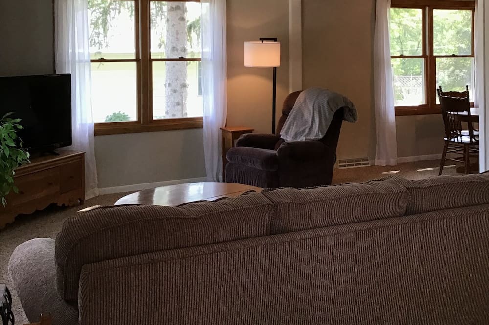 Photo of Livingroom in Carroll