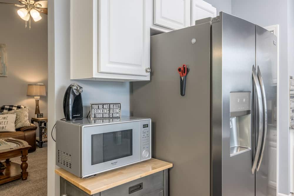 Photo of Kitchen in I-435 West KC-KS