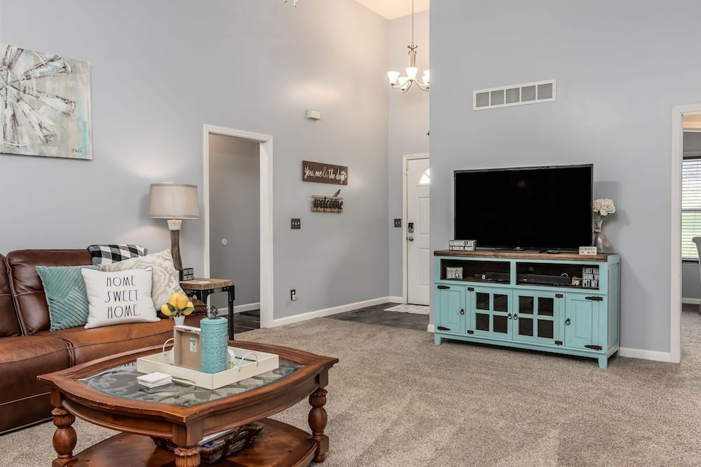 Photo of Bedroom in I-435 West KC-KS