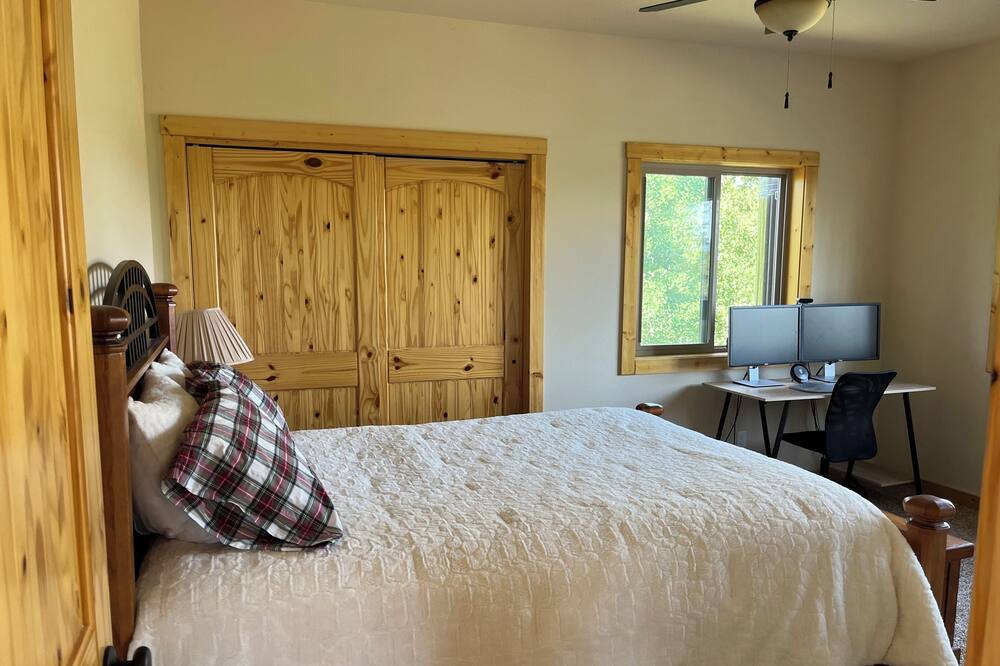 Photo of Bedroom in Indian Mountain