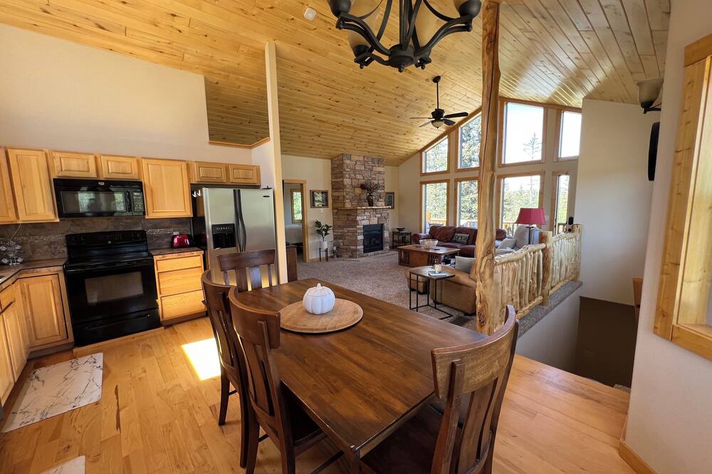 Photo of Kitchen in Indian Mountain