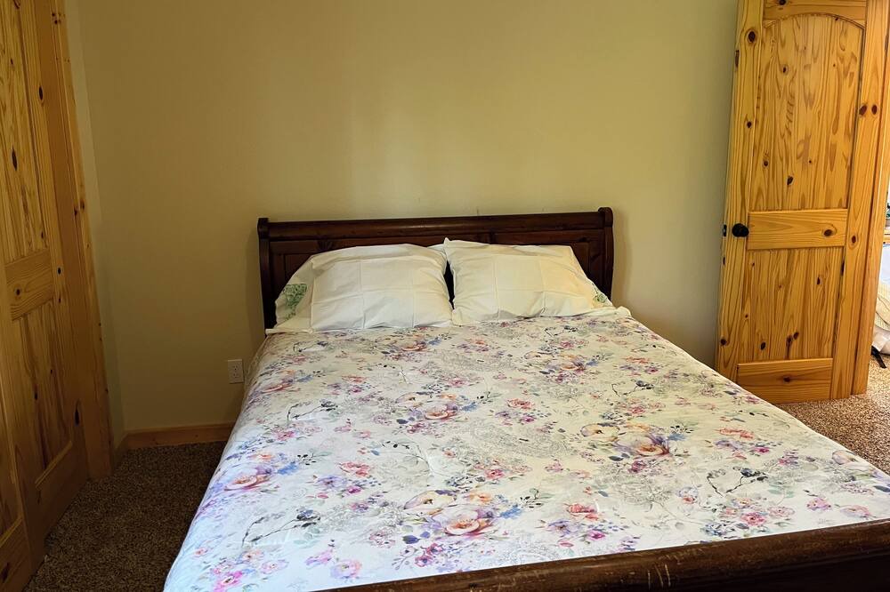 Photo of Bedroom in Indian Mountain