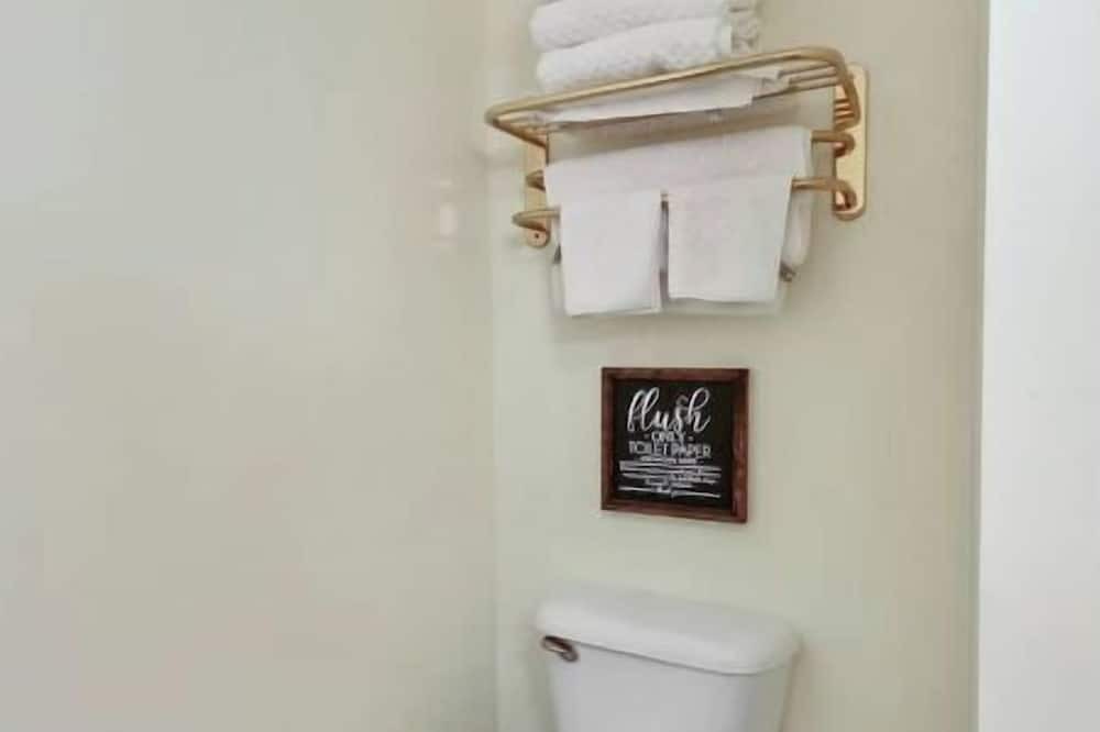 Photo of Bathroom in Parsons