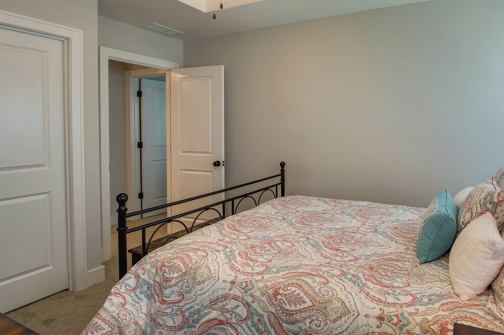 Photo of Bedroom in Waldron