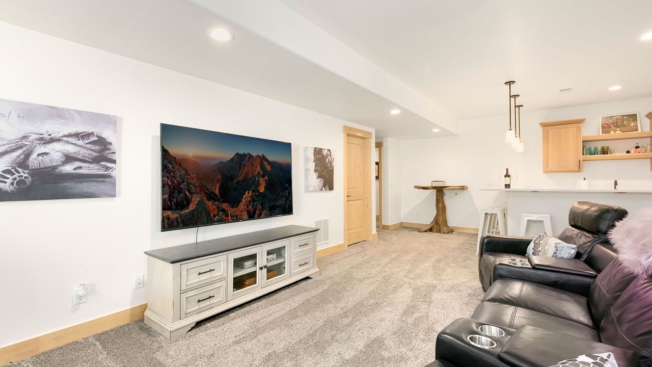 Photo of Livingroom in Centerra