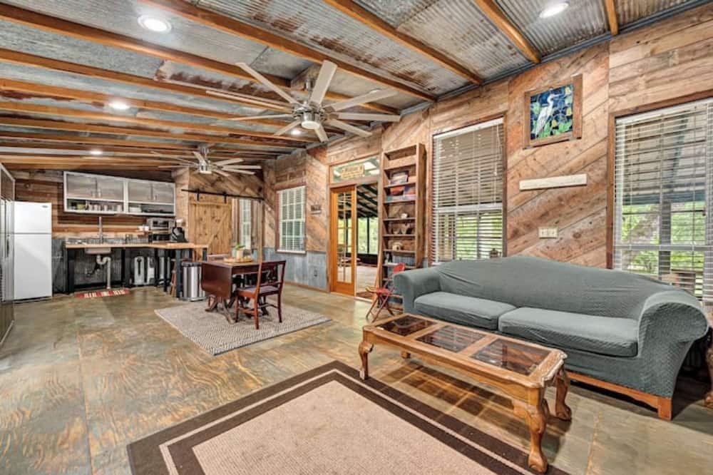 Photo of Livingroom in Flint Creek