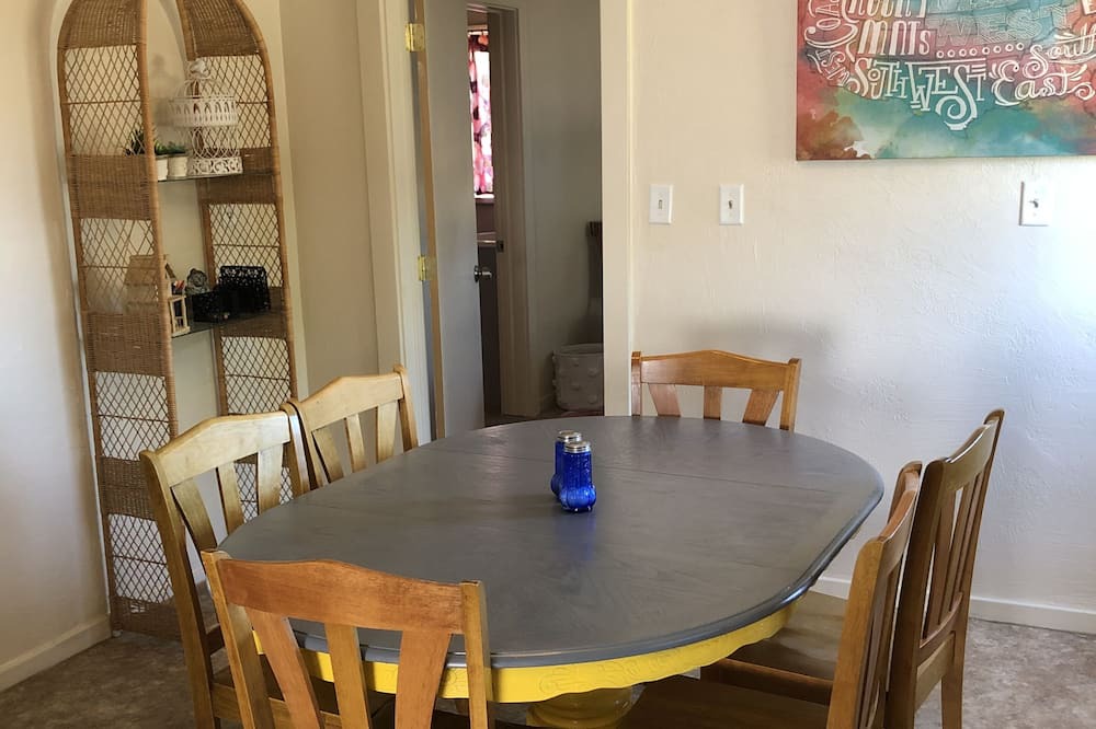 Photo of Livingroom in Saratoga