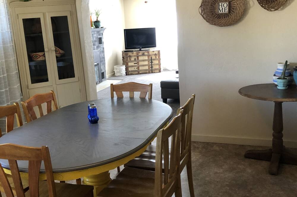 Photo of Livingroom in Saratoga
