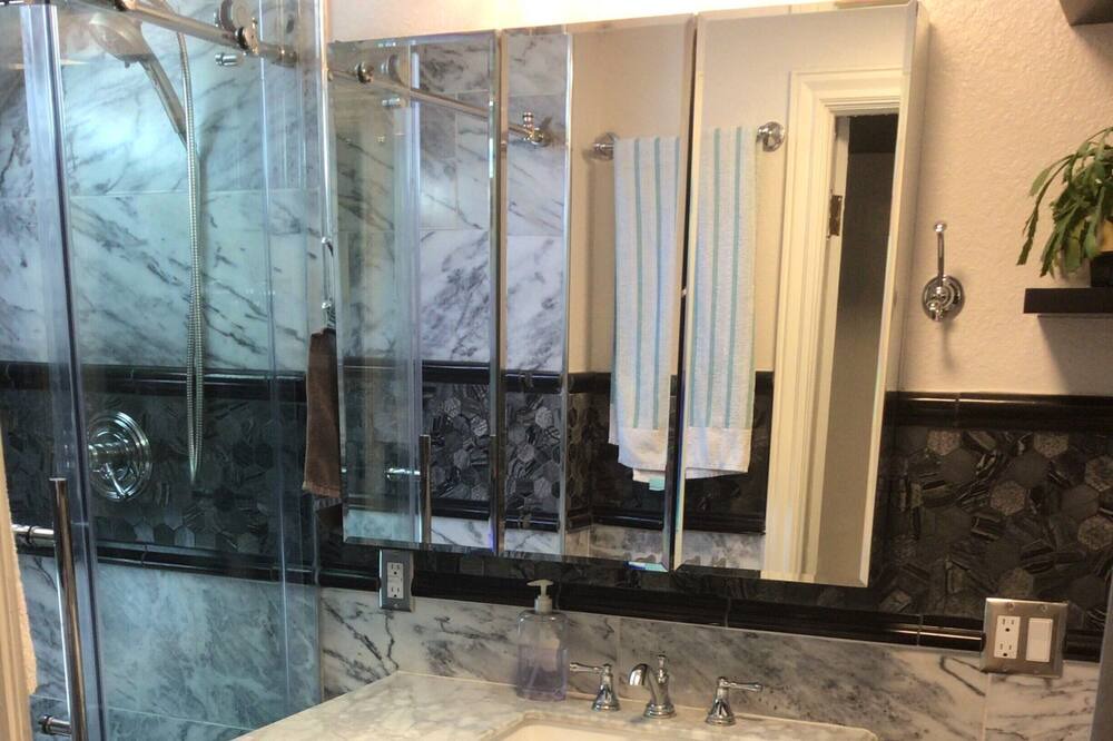 Photo of Bathroom in Cheesman Park