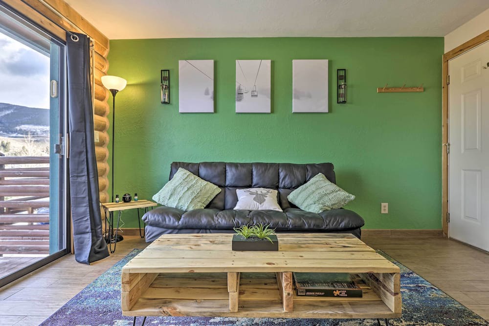 Photo of Bedroom in Summit Cove