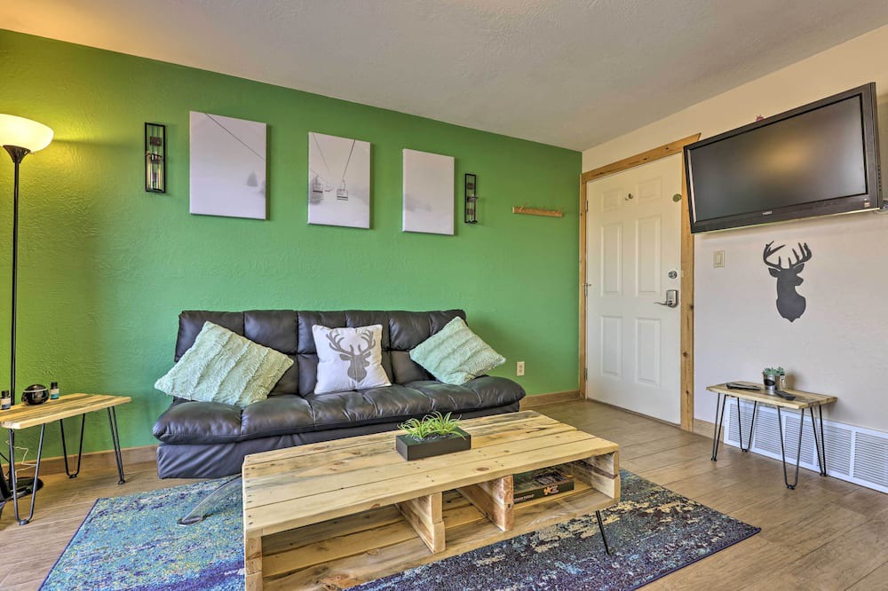 Photo of Bedroom in Summit Cove