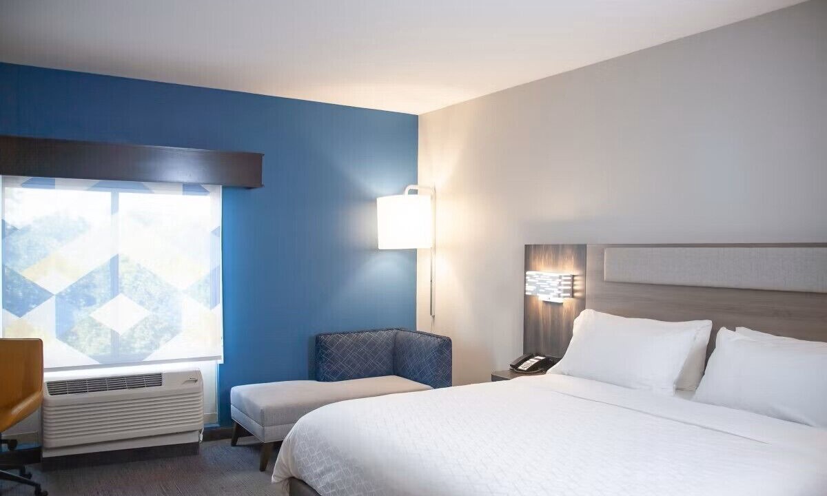 Photo of Bedroom in Overland Park
