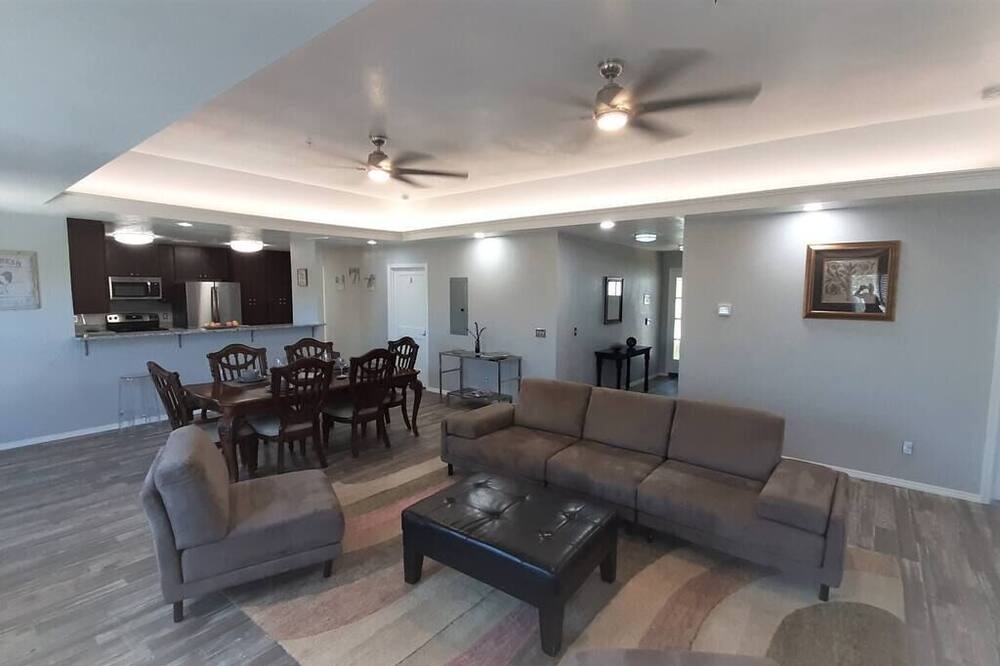 Photo of Livingroom in Central Oklahoma City