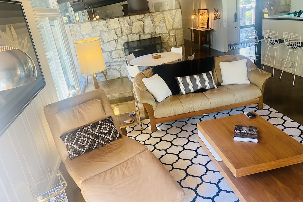 Photo of Livingroom in Leawood