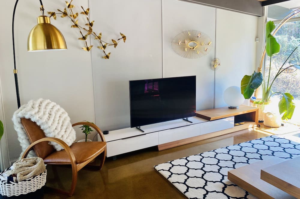 Photo of Bedroom in Leawood