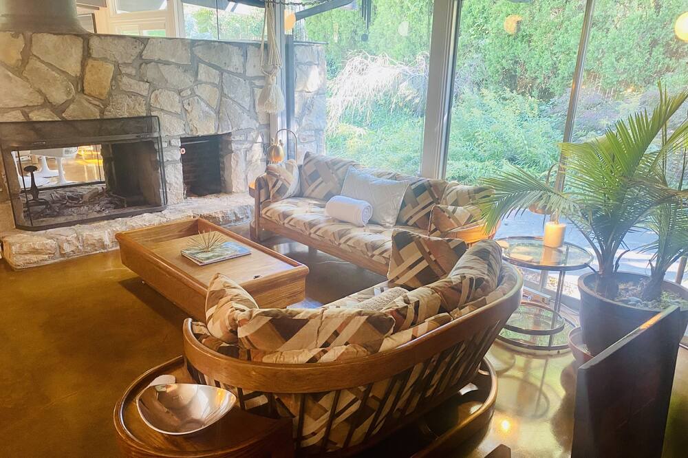Photo of Livingroom in Leawood
