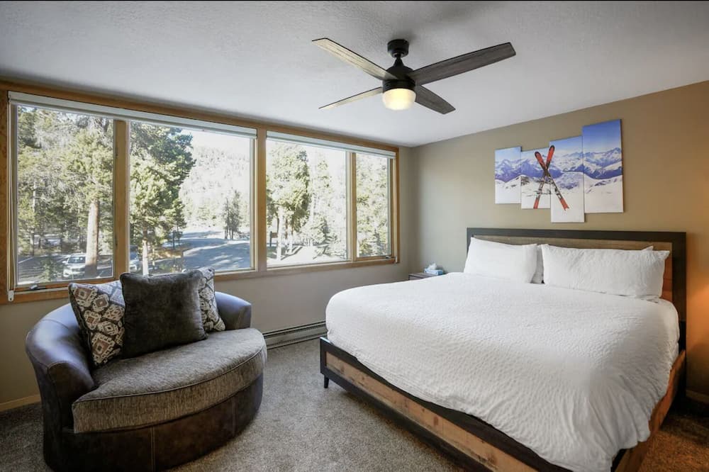 Photo of Bedroom in Lakeside Village