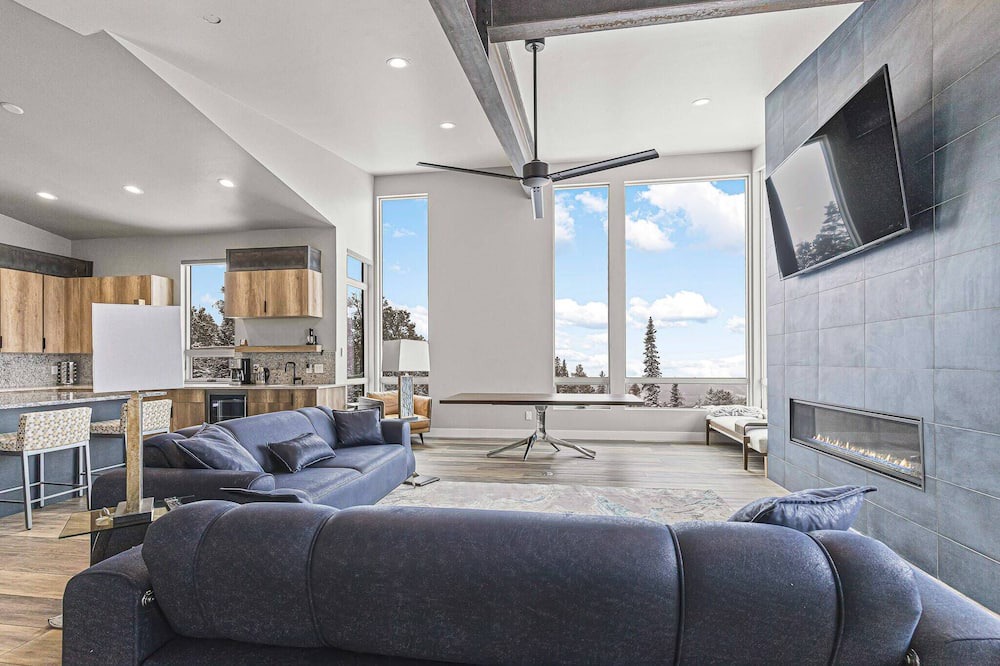 Photo of Livingroom in Woodmoor