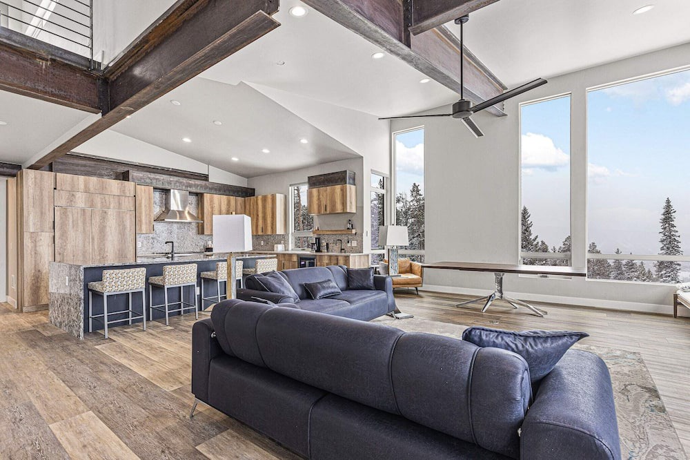 Photo of Livingroom in Woodmoor
