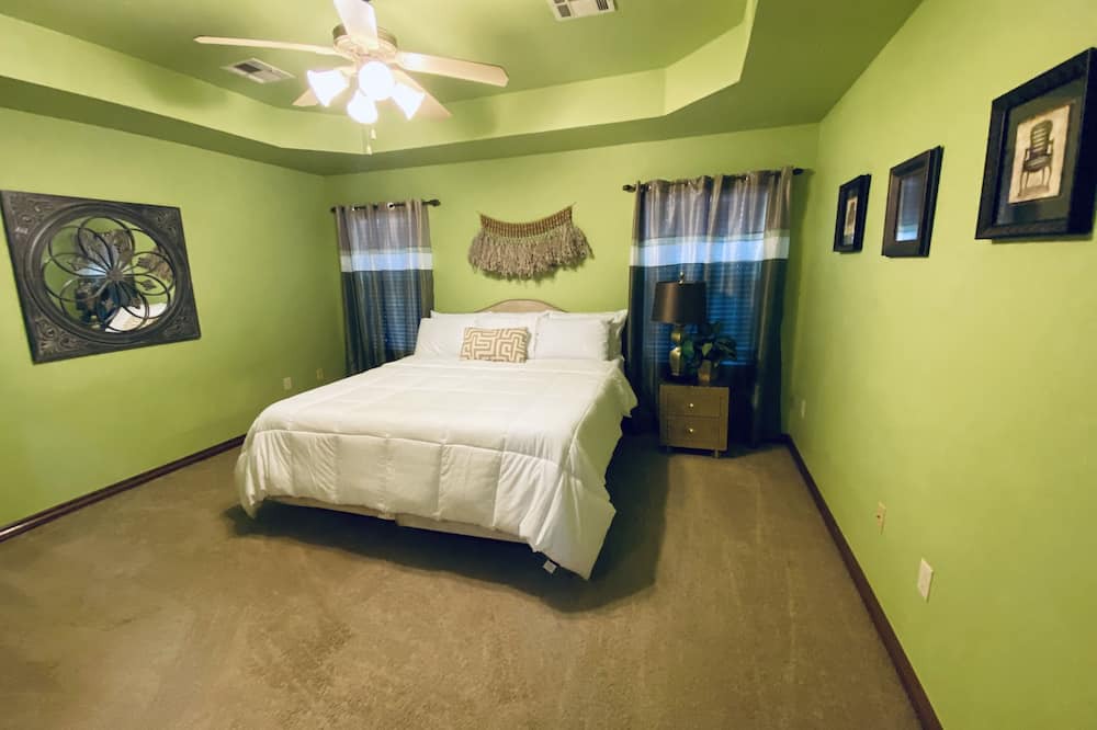 Photo of Bedroom in Lawton