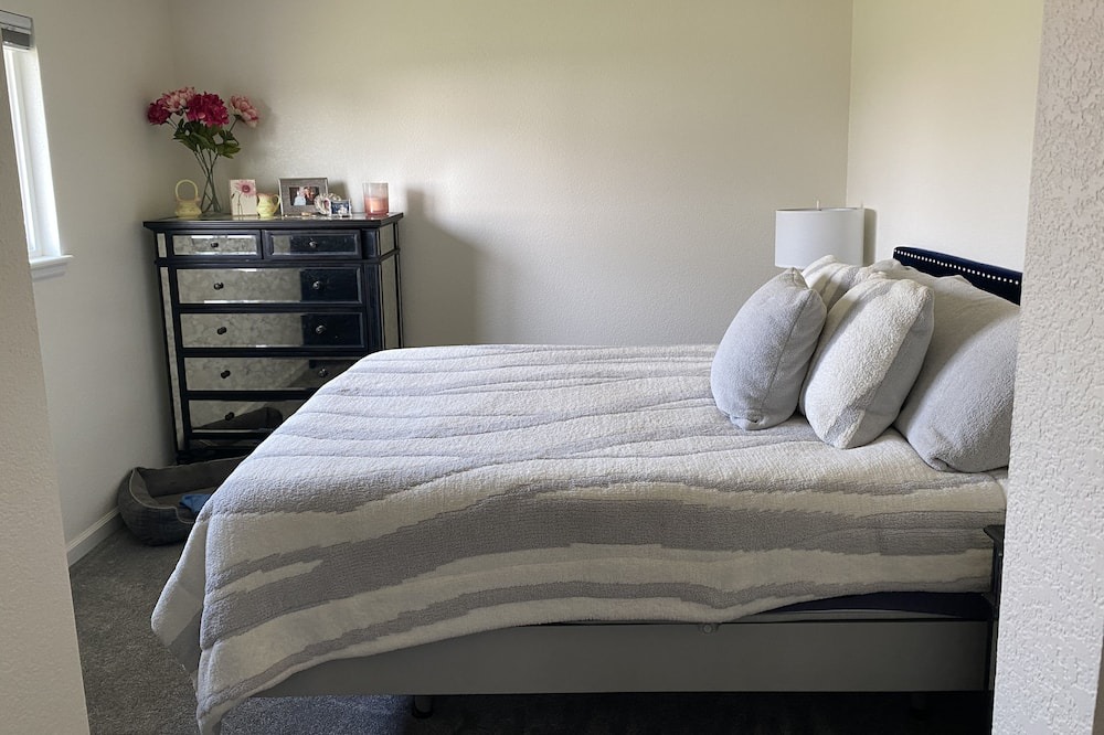 Photo of Bedroom in Erie