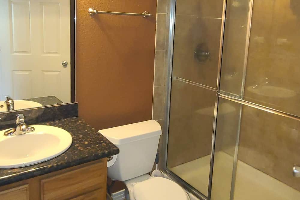 Photo of Bathroom in Elizabeth
