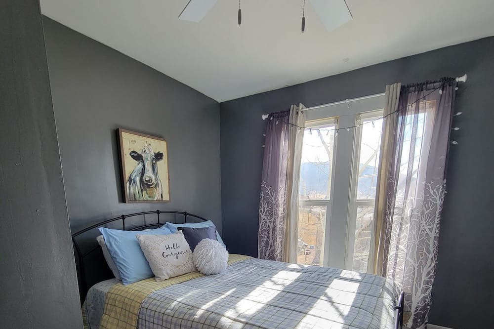 Photo of Bedroom in Victor