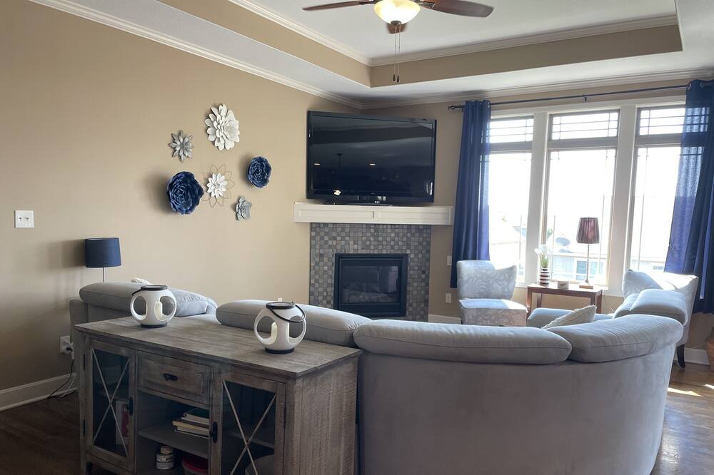 Photo of Livingroom in Lawrence