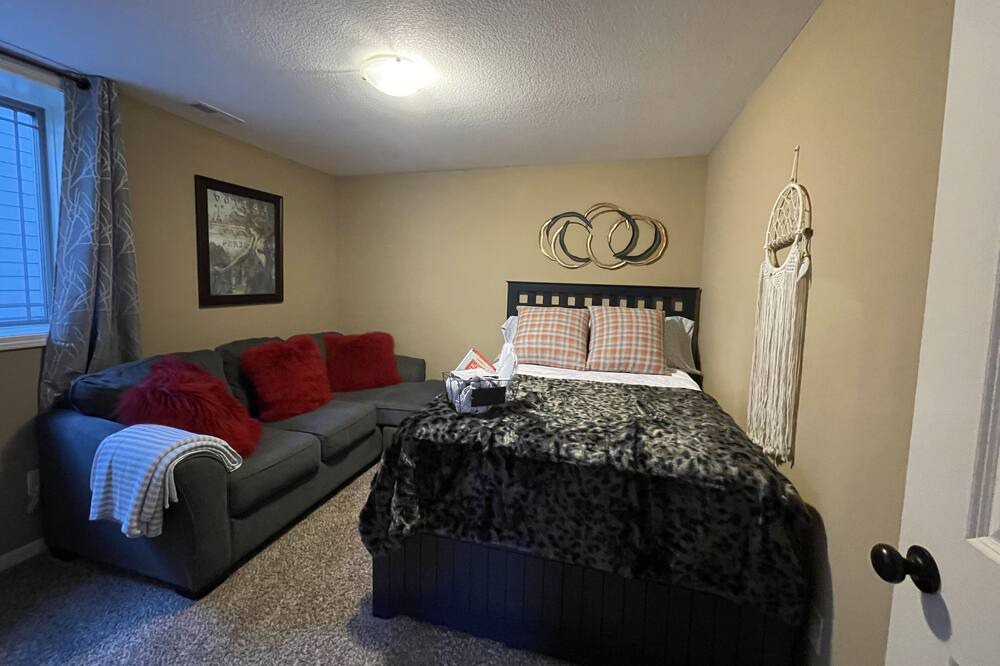 Photo of Bedroom in Lawrence