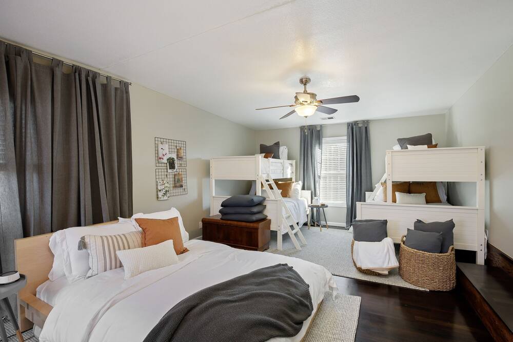 Photo of Bedroom in South Kansas City