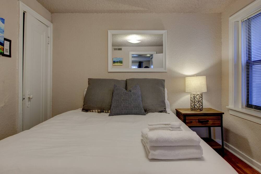 Photo of Bedroom in South Hyde Park