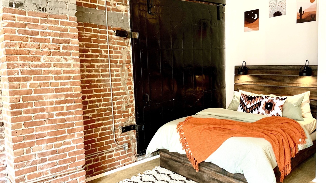 Photo of Bedroom in River Market